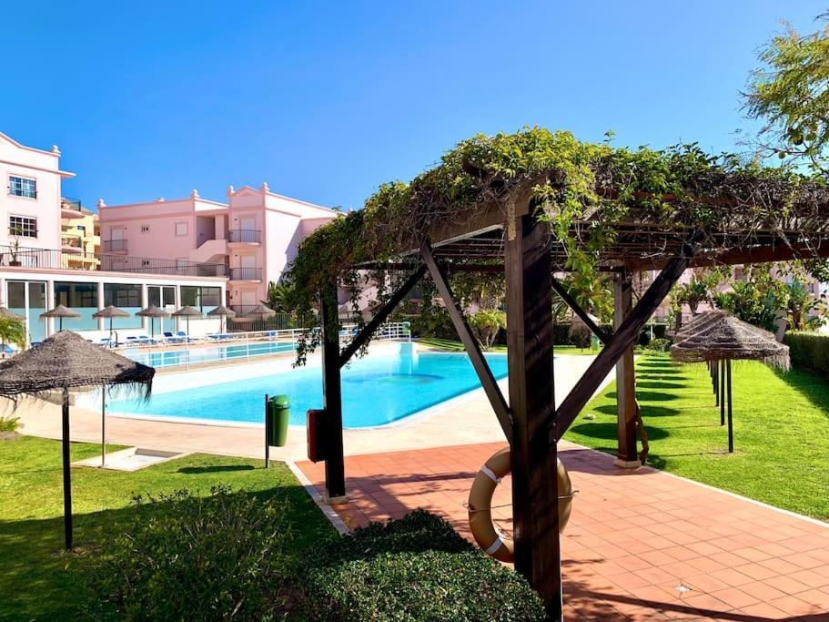 Casa Da 5 - St 2 Bedrooms , Amazing Sea View , Pool , Wifi * Praia Da Luz